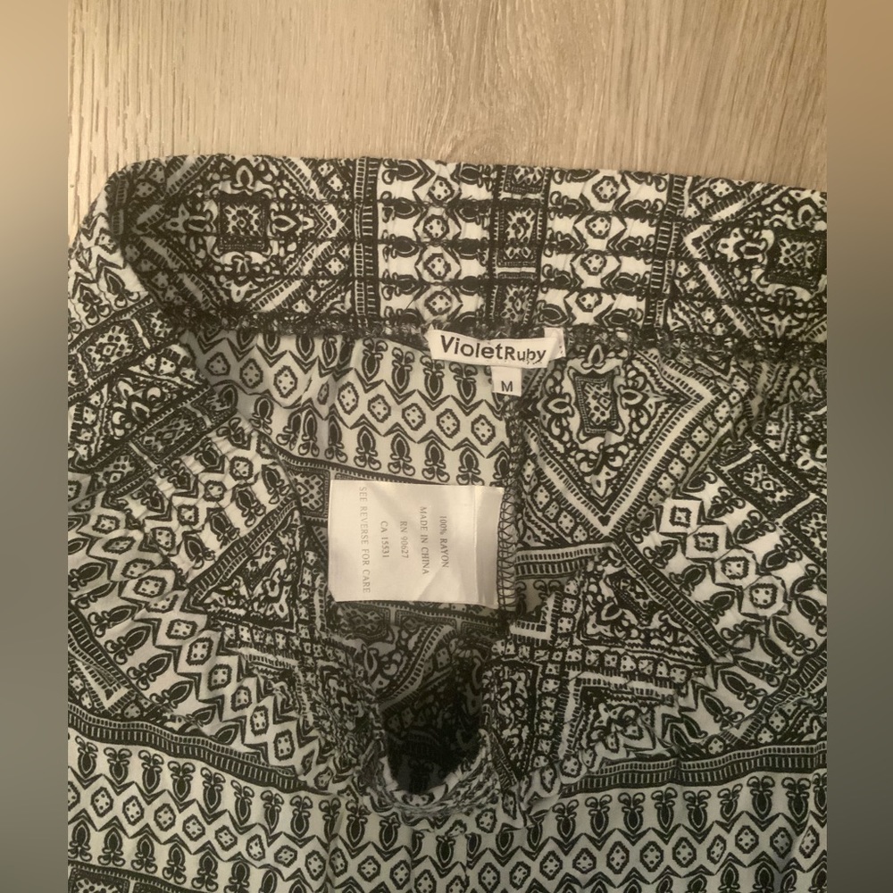 💗3/$15 💗 Violet Ruby Size Medium Soft Casual Pants - Picture 2 of 3